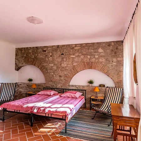 Apartment Borghetto Il Poggiolo Mugello - Affitti Brevi Italia *